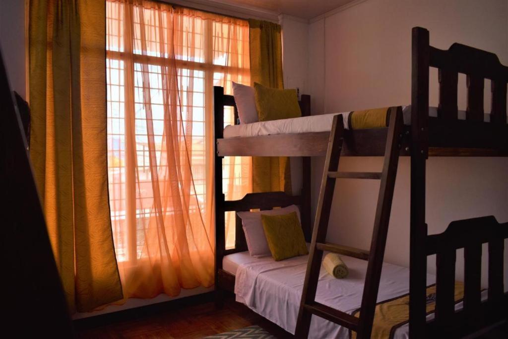 Lajuela Bnb & Hostel Alajuela Eksteriør bilde
